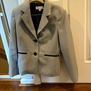 Evan Picone coat in black and white, size 8, very good used condition